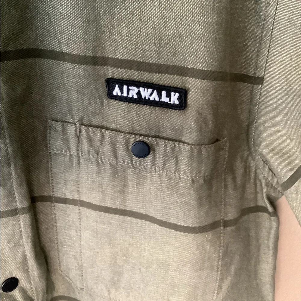 Airwalk Men’s Short Sleeve Shirt, Snap Button – Size Medium - Olive Green - Picture 4 of 7